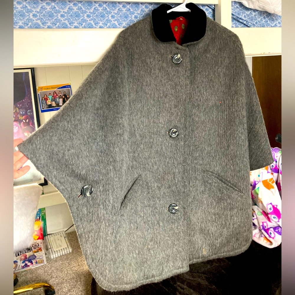 Vintage fully lined wool cape
